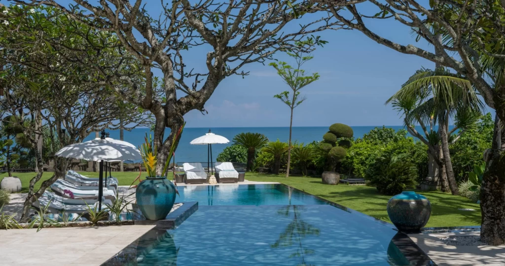 Book Villa Ambra Bali: Ocean View Villa with Tennis Court in Canggu — image 7