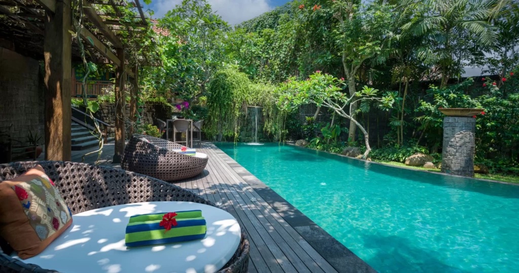 Book Villa Kapungkur Bali: Luxury 5 Bedroom Tropical Haven in Jimbaran — image 7