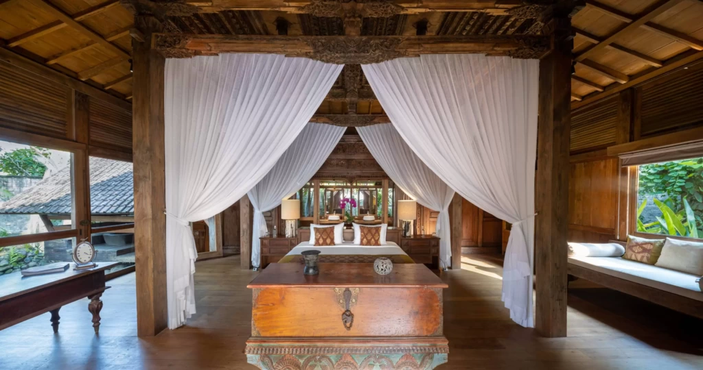 Book Villa Kapungkur Bali: Luxury 5 Bedroom Tropical Haven in Jimbaran — image 13
