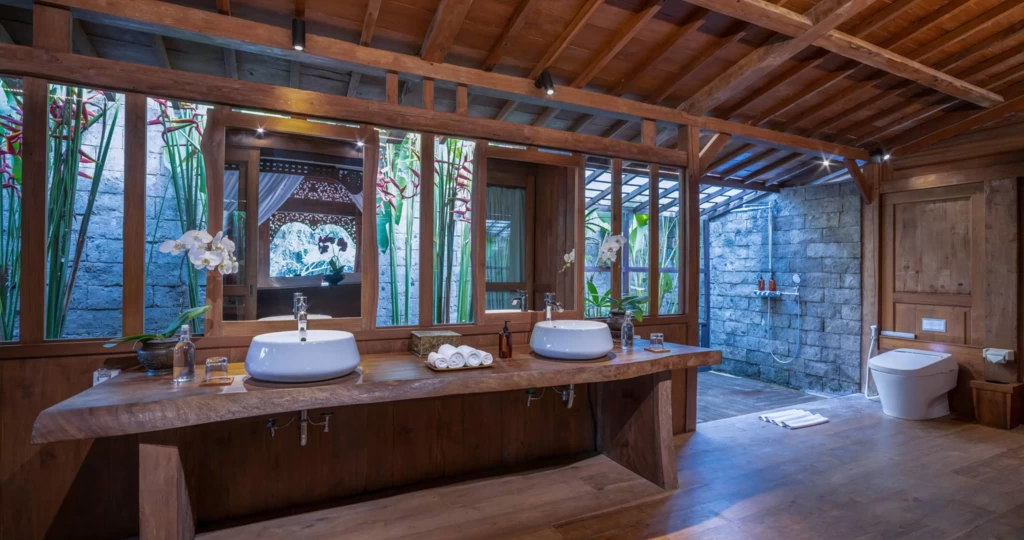 Book Villa Kapungkur Bali: Luxury 5 Bedroom Tropical Haven in Jimbaran — image 17