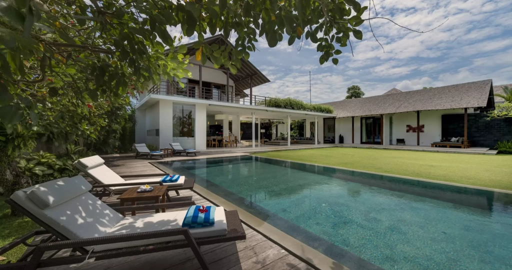 Book Villa Kavya Bali: Canggu Villa with Private Pool near Berawa Beach — image 9