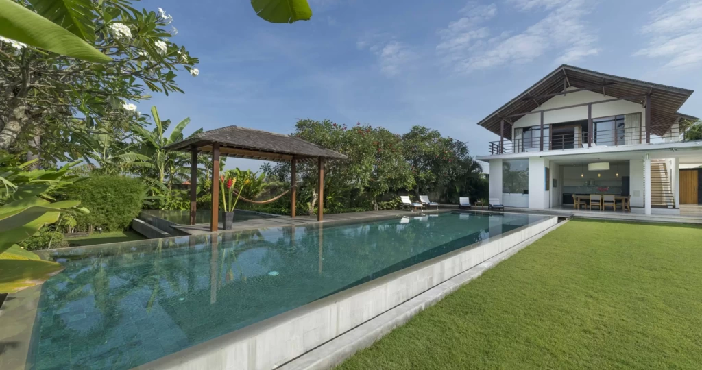 Book Villa Kavya Bali: Canggu Villa with Private Pool near Berawa Beach — image 5