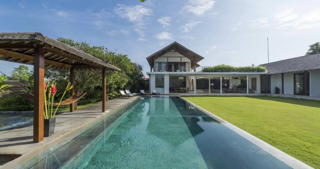 Book Villa Kavya Bali: Canggu Villa with Private Pool near Berawa Beach — image 7