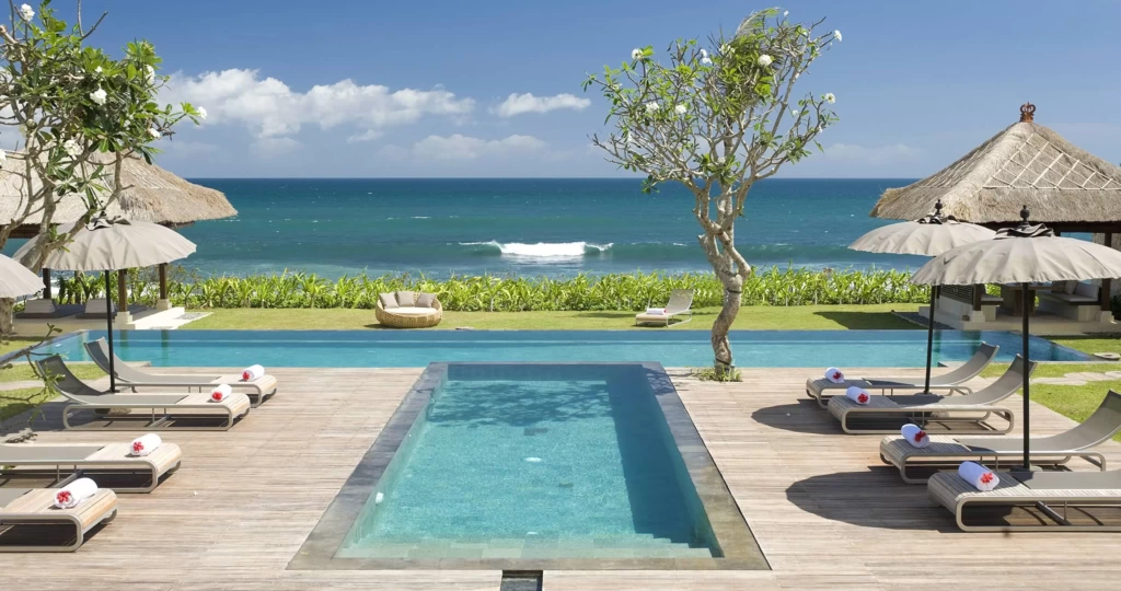 Book Villa Melissa Bali: Beachfront Villa with Tennis Court in Canggu — image 5