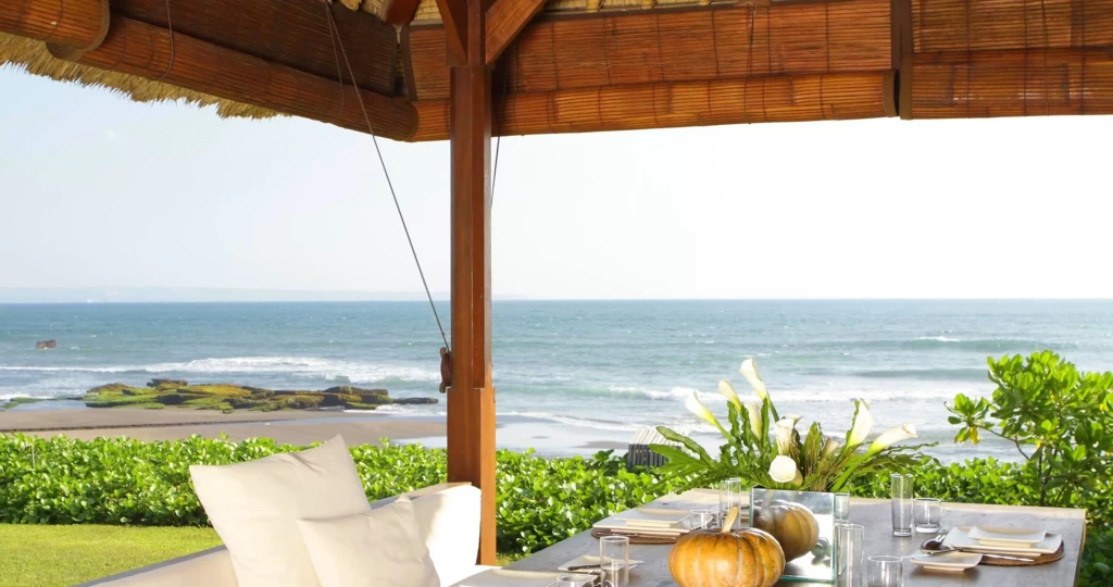 Book Villa Melissa Bali: Beachfront Villa with Tennis Court in Canggu — image 13