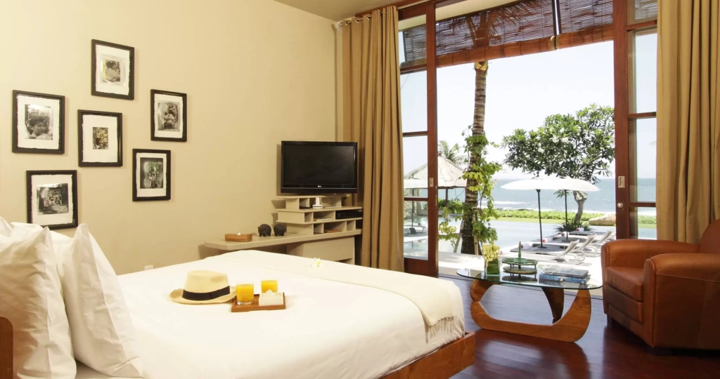 Book Villa Melissa Bali: Beachfront Villa with Tennis Court in Canggu — image 15