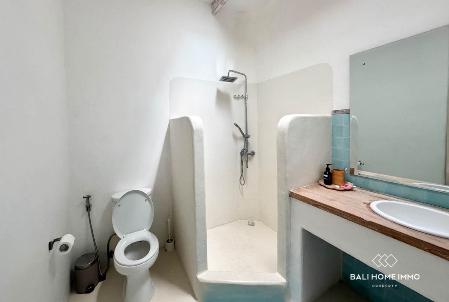 Private 4 Bedroom Tropical Retreat For Rent in Umalas — image 10