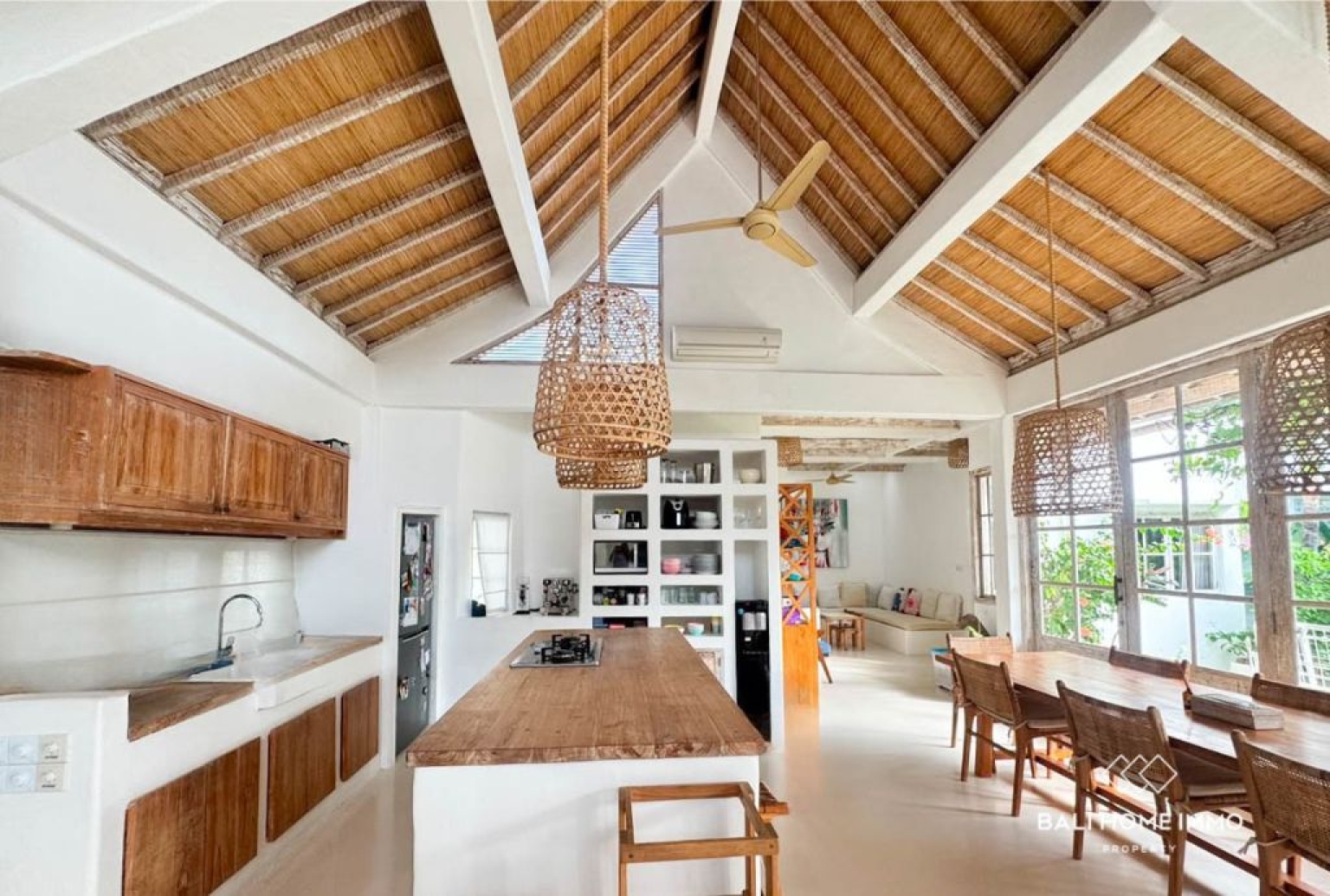 Private 4 Bedroom Tropical Retreat For Rent in Umalas — image 4