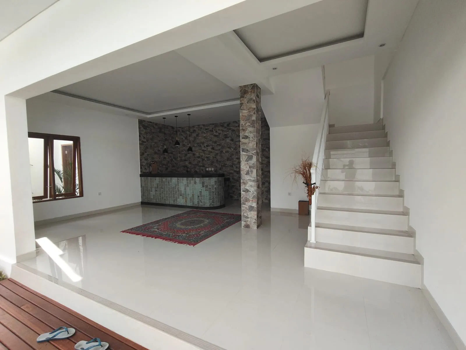 Modern 3-Bedroom Villa with Rooftop and Pool for Rent in Canggu Bali — image 2