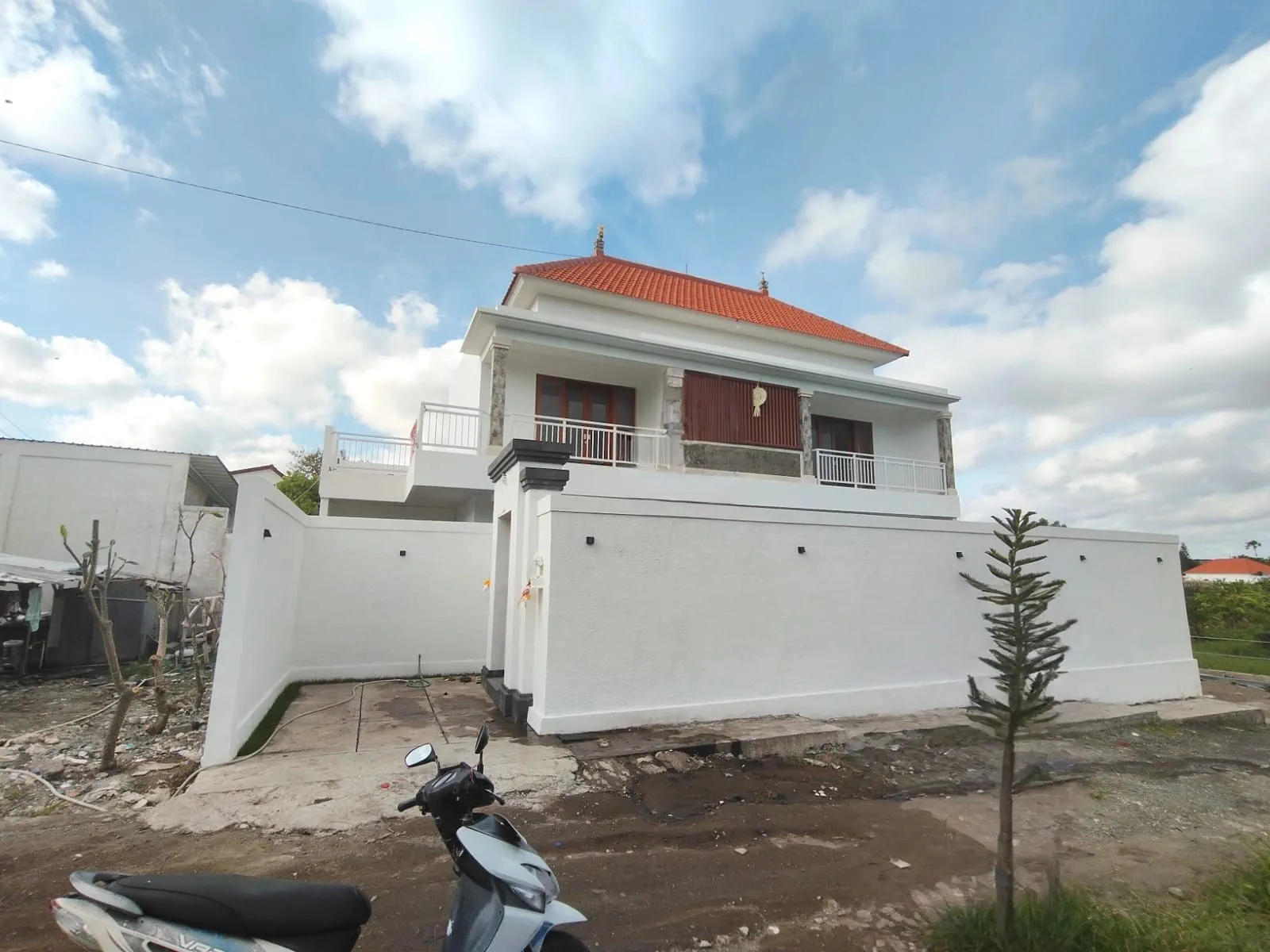 Modern 3-Bedroom Villa with Rooftop and Pool for Rent in Canggu Bali — image 1