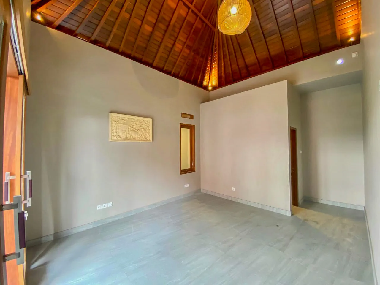 Charming 2-Bedroom Villa for Long-Term Rent in Tumbak Bayuh, Pererenan — image 2