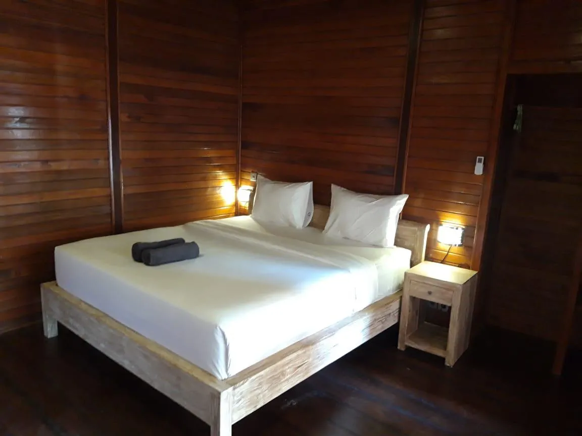 Spacious 4-Bedroom Wooden Villa with Private Pool for Long-Term Rent in Kerobokan — image 1