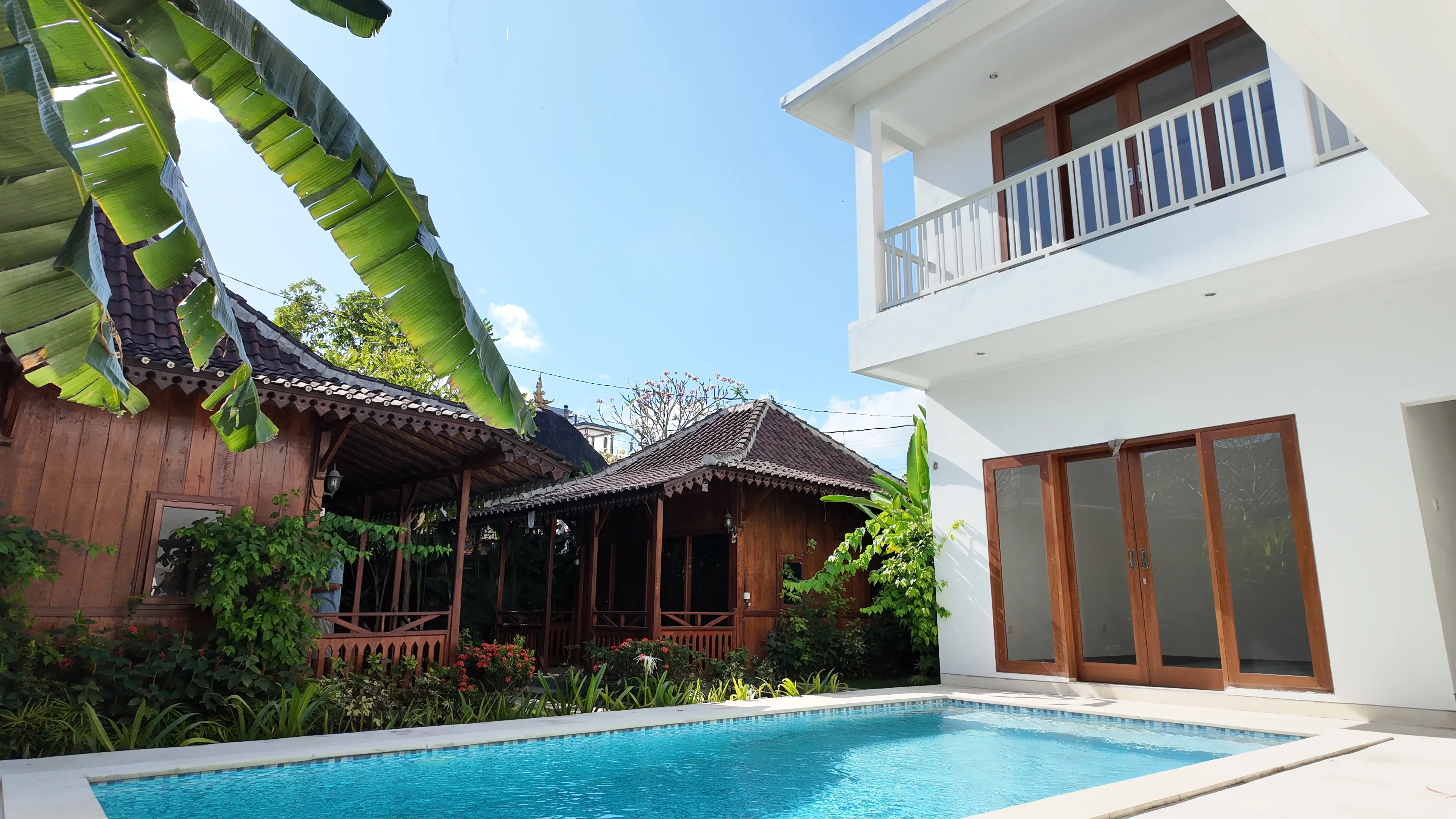 Spacious Modern Villa with 2 Joglo Houses for Rent in Prime Canggu Location