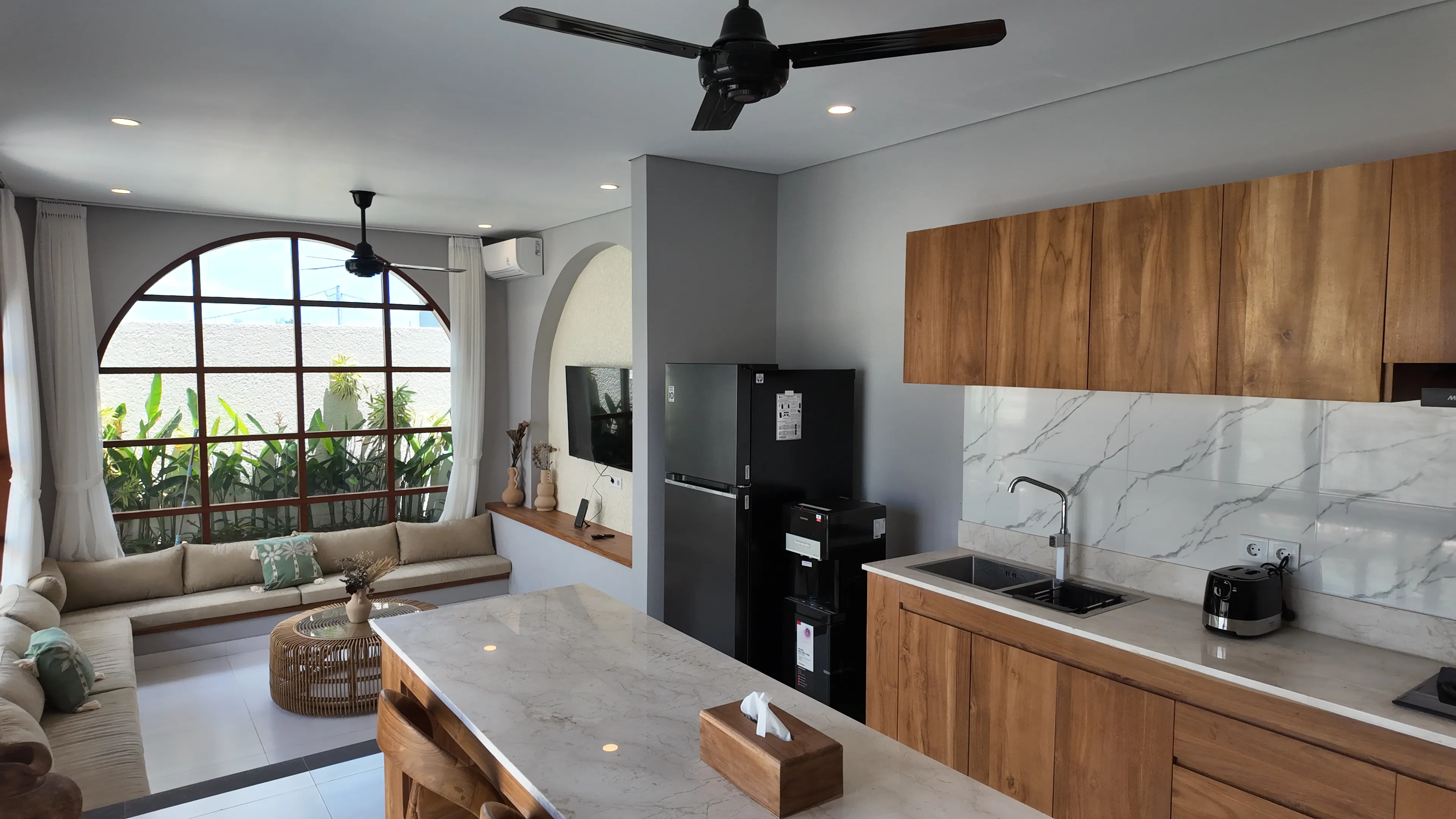 Modern 3-bedroom villa in Canggu with private pool, rooftop terrace, and banana field views — image 1