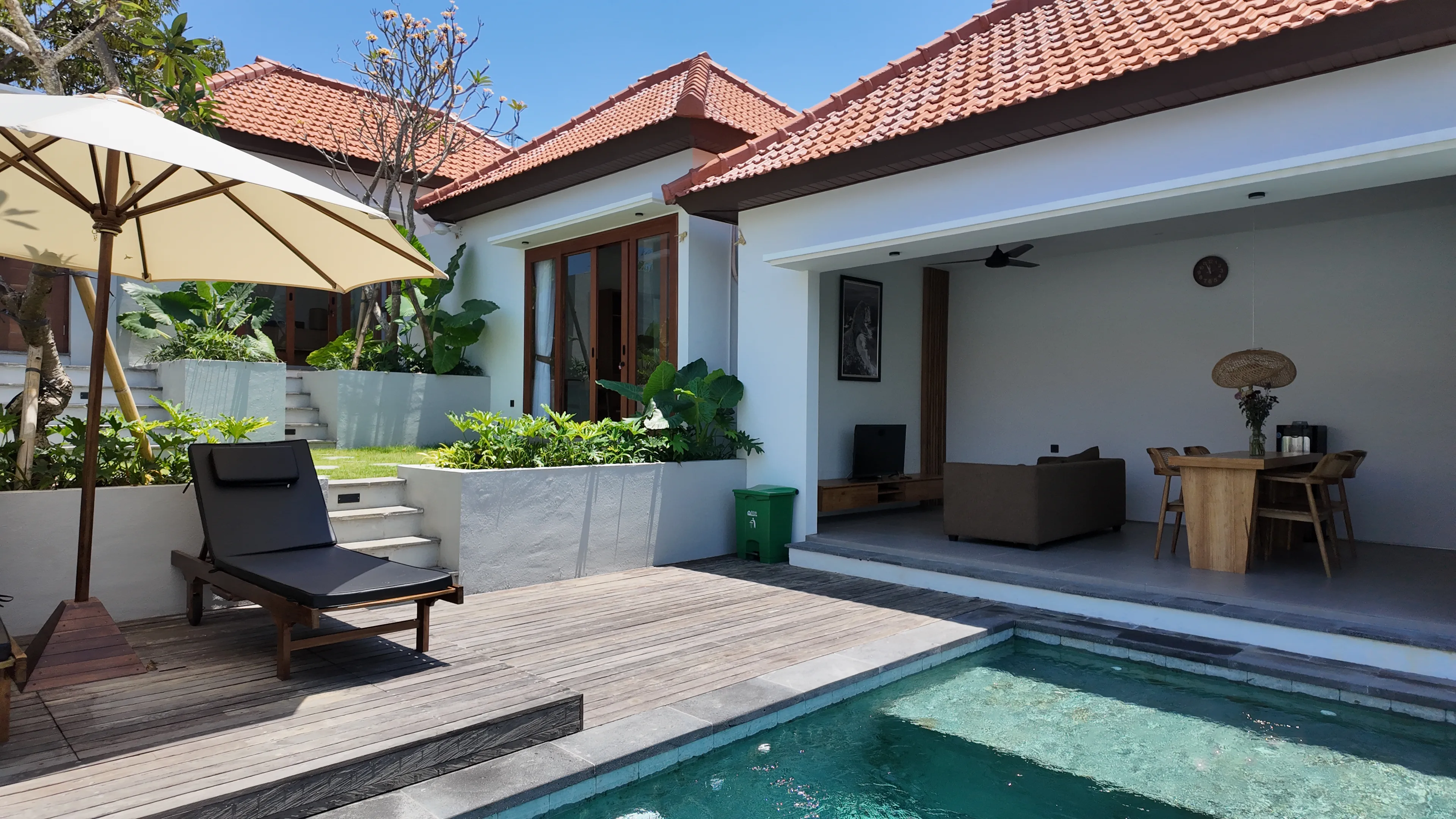2-Bedroom Villa for Rent in Berawa, Canggu – Private Pool & Rice Field View