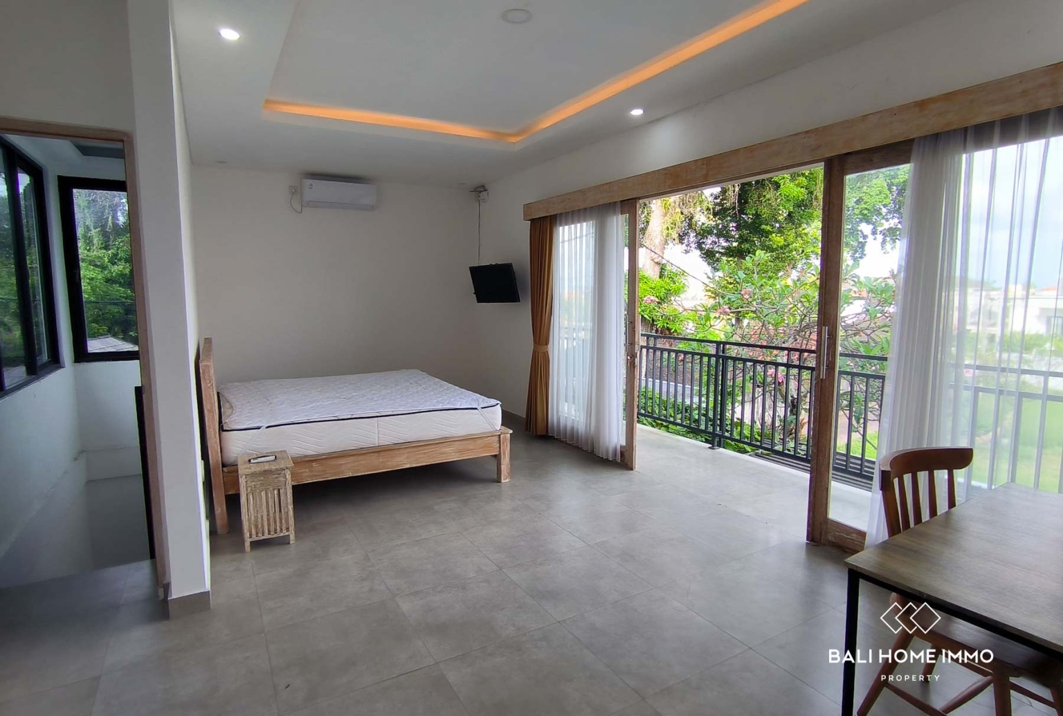 Ricefield view 2 Bedroom Villa for Rent in Canggu Bali — image 3