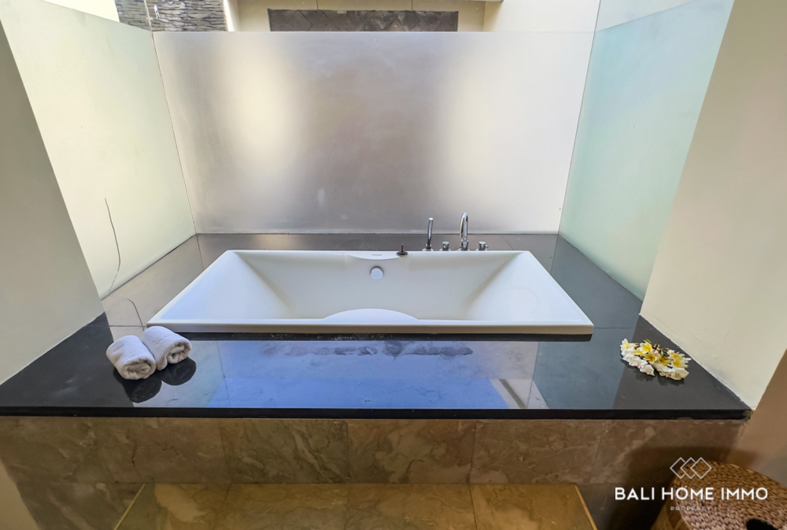 SPACIOUS 1 BEDROOM VILLA WITH GOLF COURSE VIEW FOR RENT IN BINGIN — image 11
