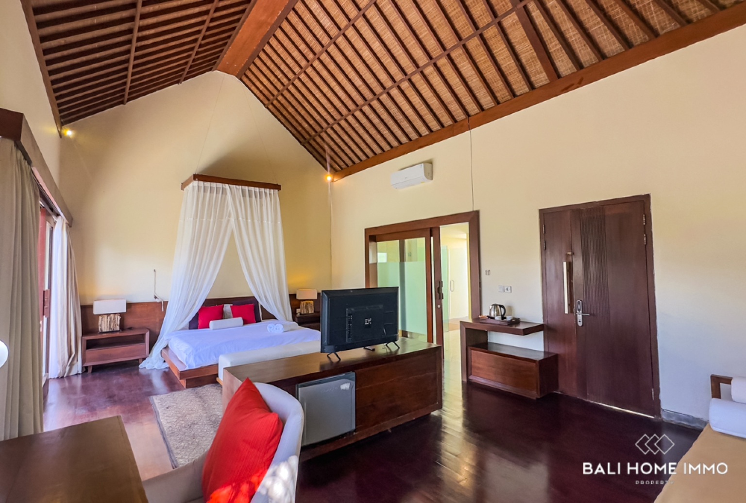 SPACIOUS 1 BEDROOM VILLA WITH GOLF COURSE VIEW FOR RENT IN BINGIN — image 4