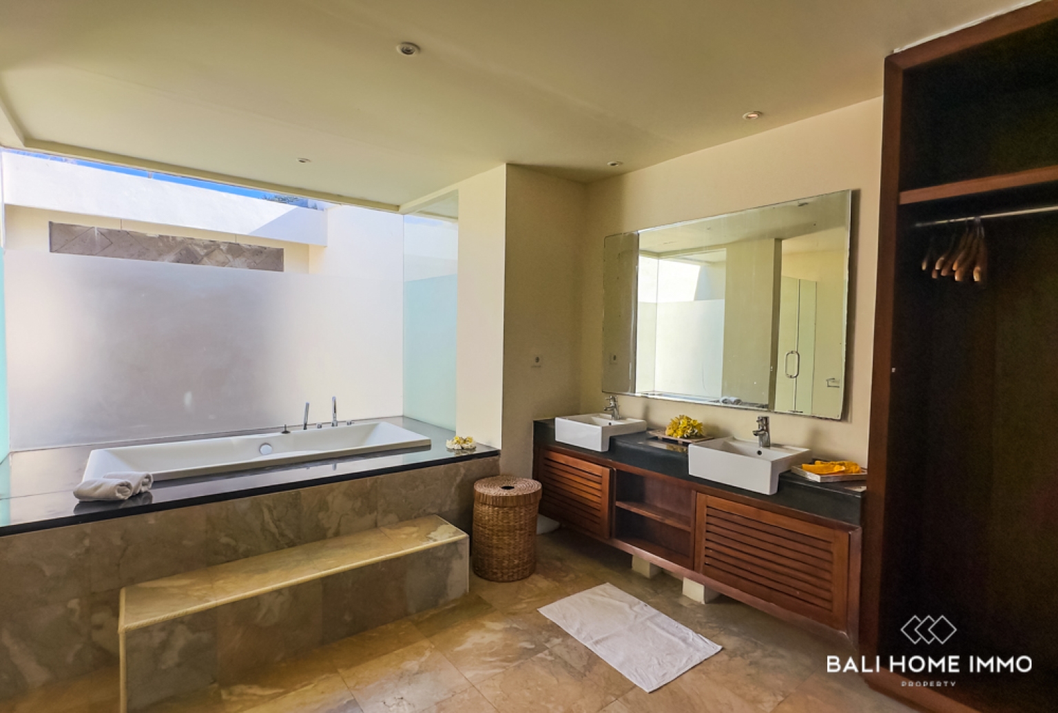SPACIOUS 1 BEDROOM VILLA WITH GOLF COURSE VIEW FOR RENT IN BINGIN — image 9