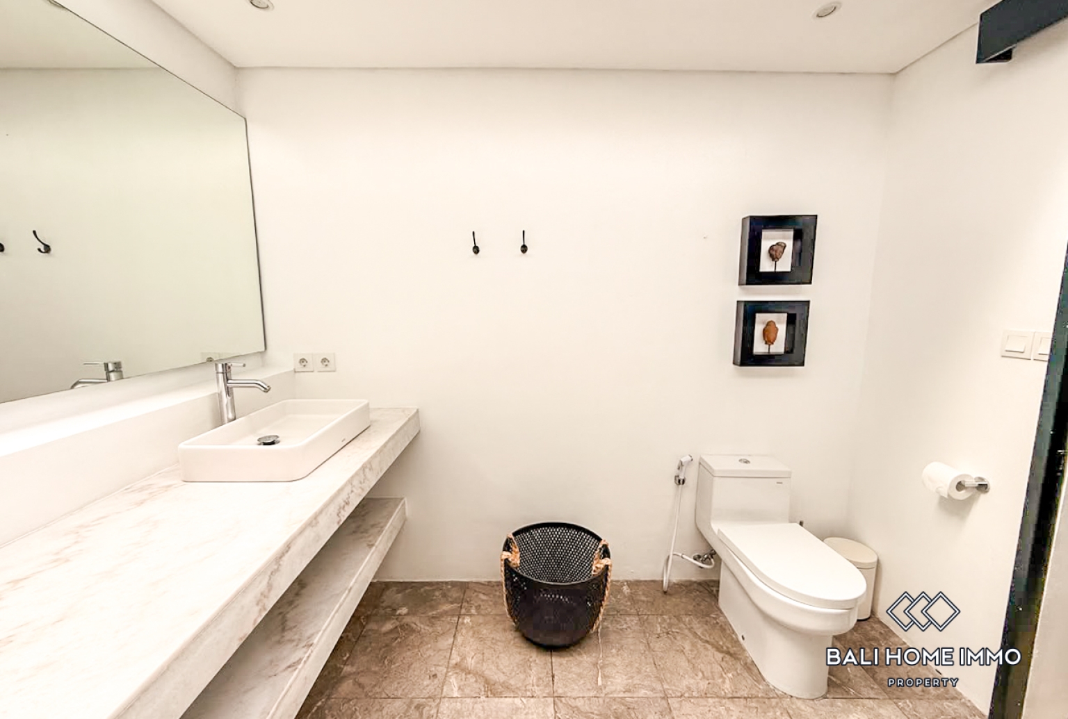 Spacious 3 Bedroom Family Villa For Rent in Canggu Berawa — image 14