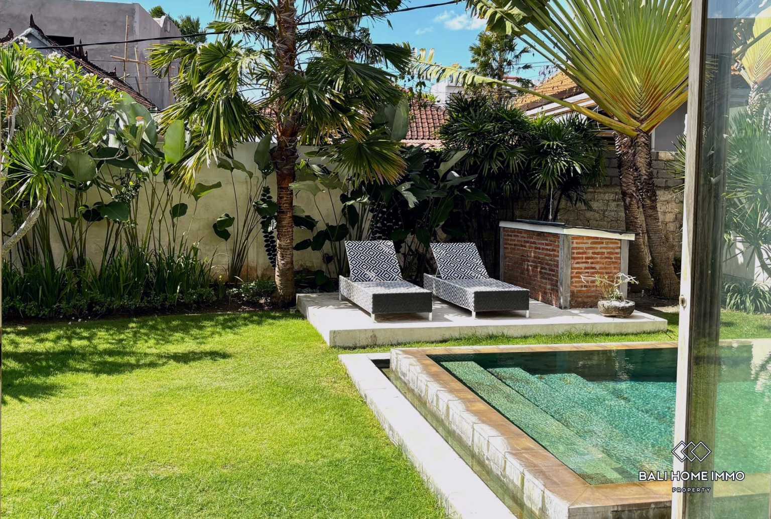 Spacious 3 Bedrooms villa for yearly rental in Bali Canggu Echo beach — image 16