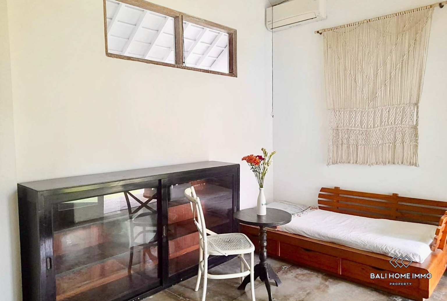 Spacious 3 Bedrooms villa for yearly rental in Bali Canggu Echo beach — image 7