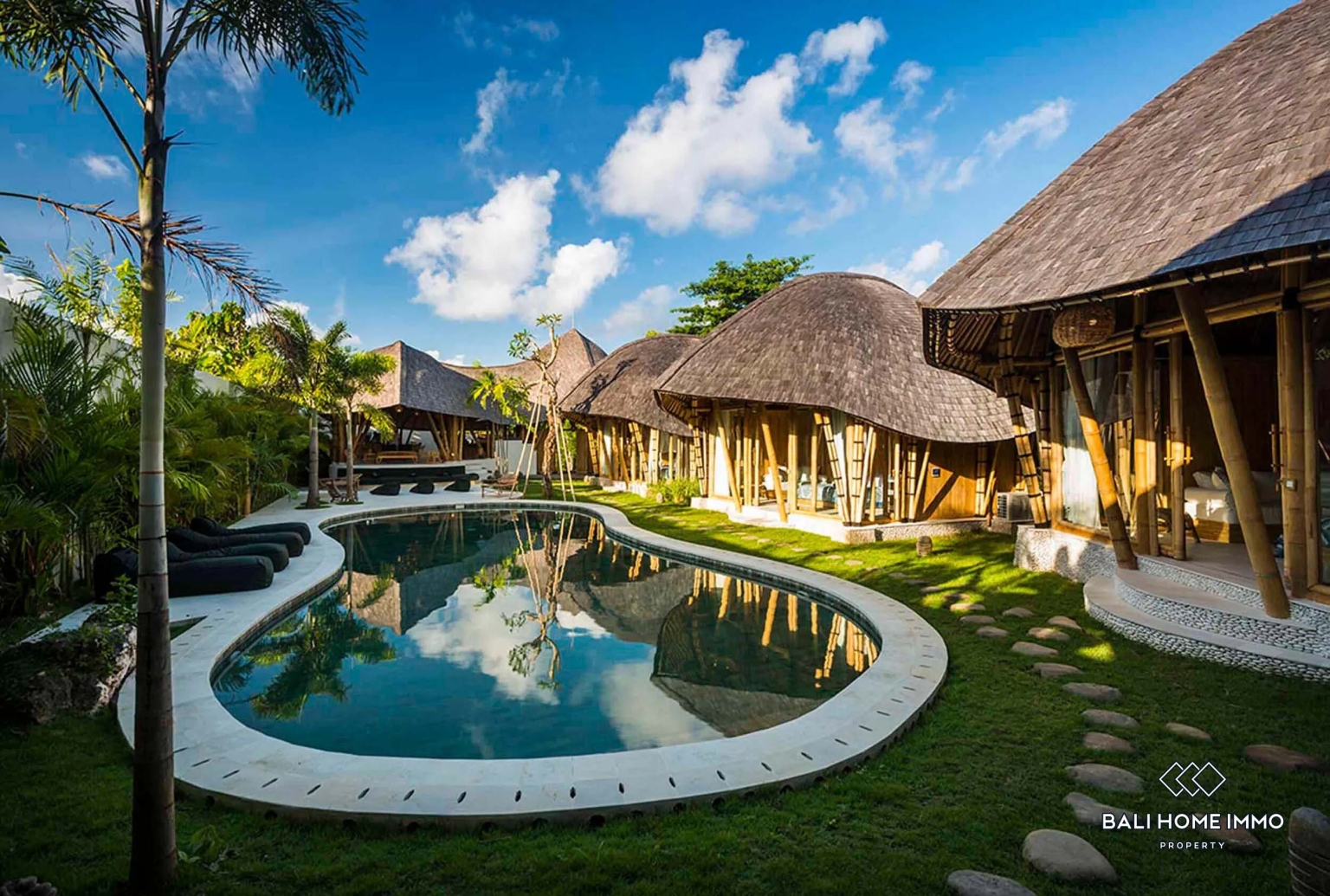 SPACIOUS 4 BEDROOMS VILLA FOR MONTHLY RENTAL IN ULUWATU - BINGIN