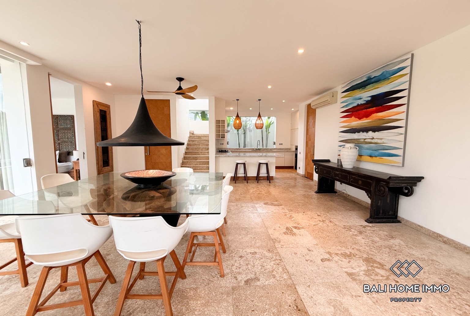 Spacious 5 Bedroom Family Villa For Rent in Canggu Residential Side — image 2