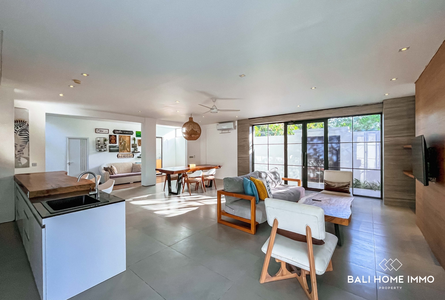 SPACIOUS 5 BEDROOMS VILLA FOR YEARLY RENTAL IN NUSA DUA — image 4