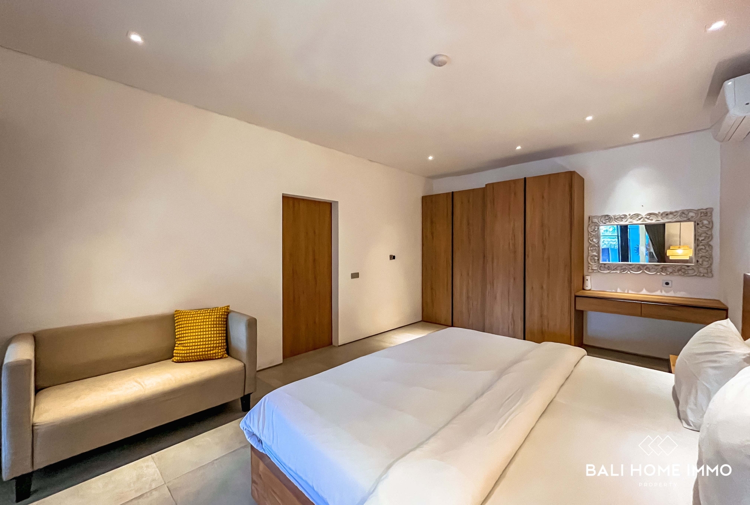 SPACIOUS 5 BEDROOMS VILLA FOR YEARLY RENTAL IN NUSA DUA — image 17