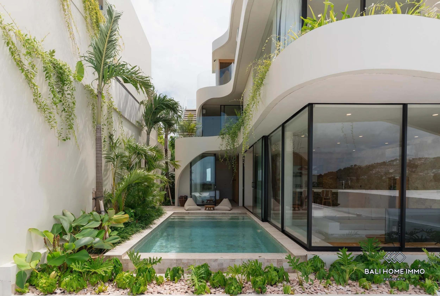 STUNNING OCEAN VIEW 3 BEDROOMS VILLA FOR MONTHLY RENTAL IN ULUWATU - BINGIN