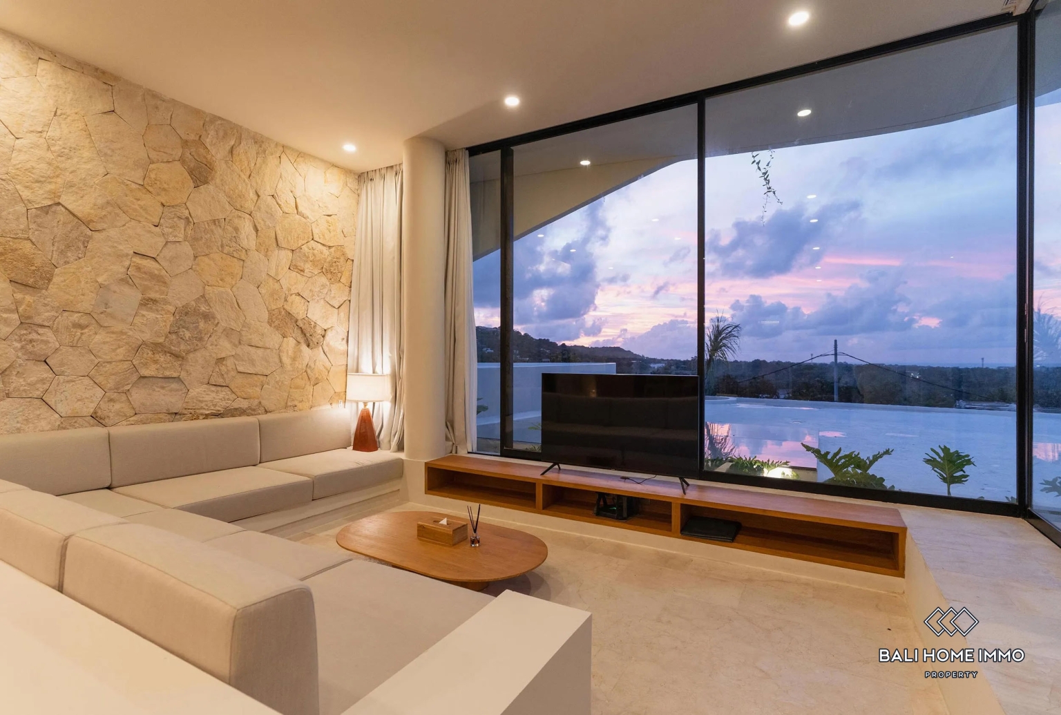 STUNNING OCEAN VIEW 3 BEDROOMS VILLA FOR MONTHLY RENTAL IN ULUWATU - BINGIN — image 6