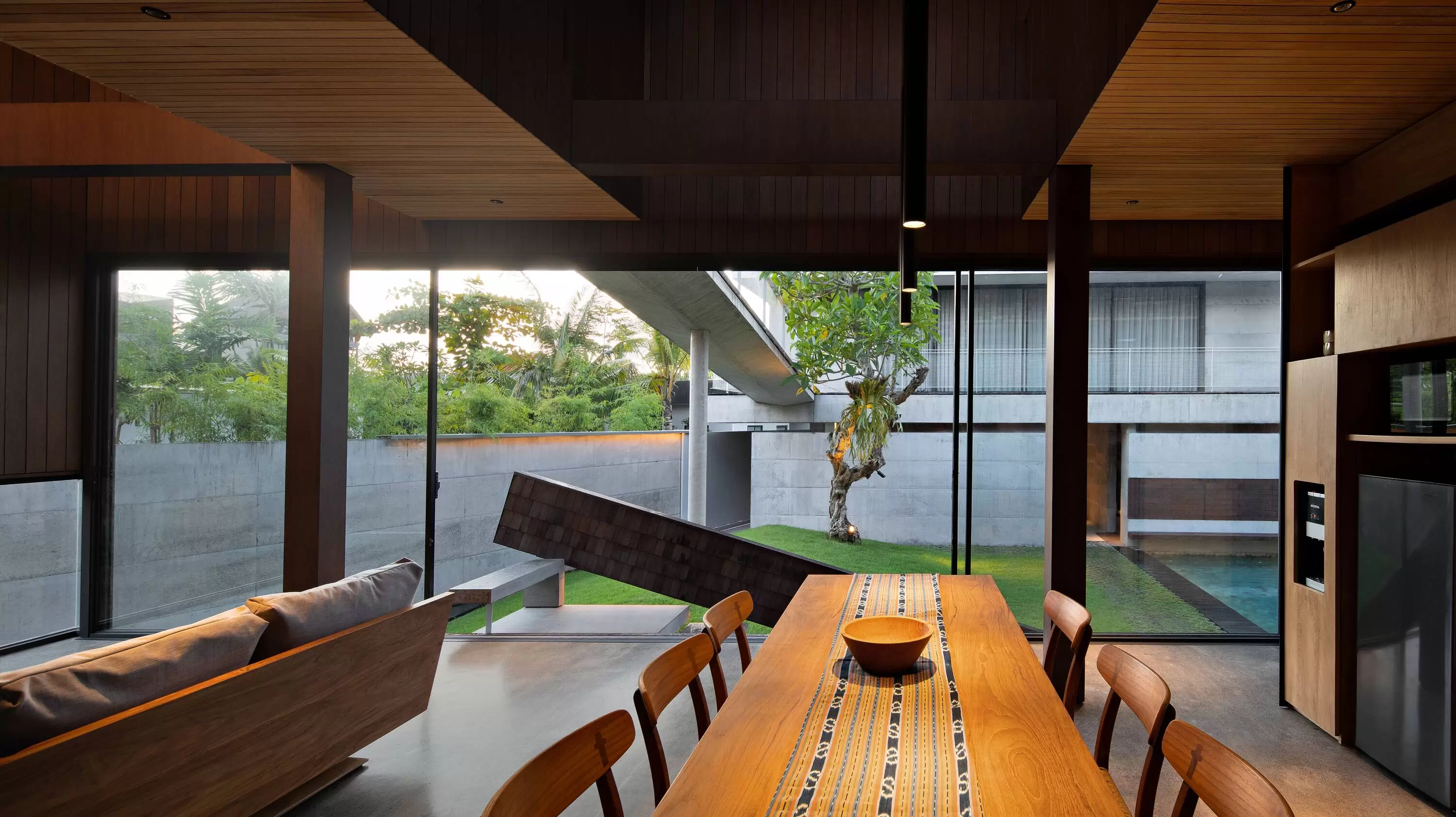 Book Villa Tana Takah: Pool Villa with Private Chef in Canggu — image 10