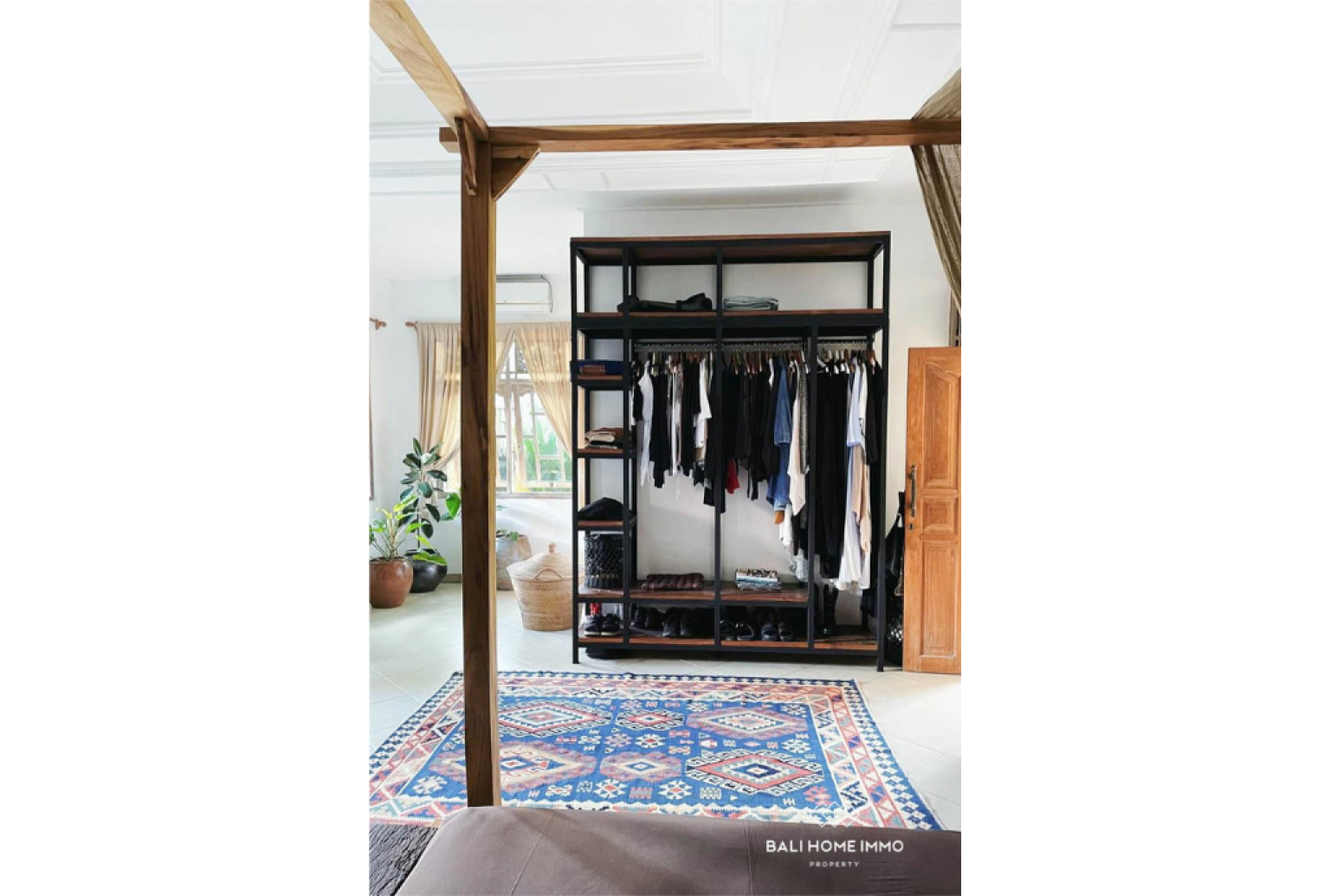 Traditional Balinese-Style House 2 Bedrooms + 1 Office For Rent In Umalas — image 6