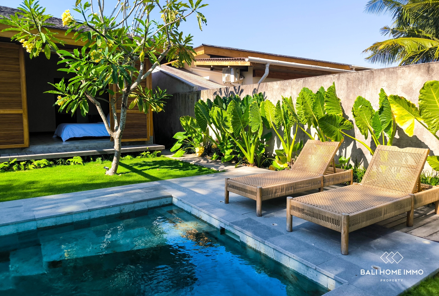 Tropical 2-Bedroom Beachside Villa For Rent in Seseh — image 16