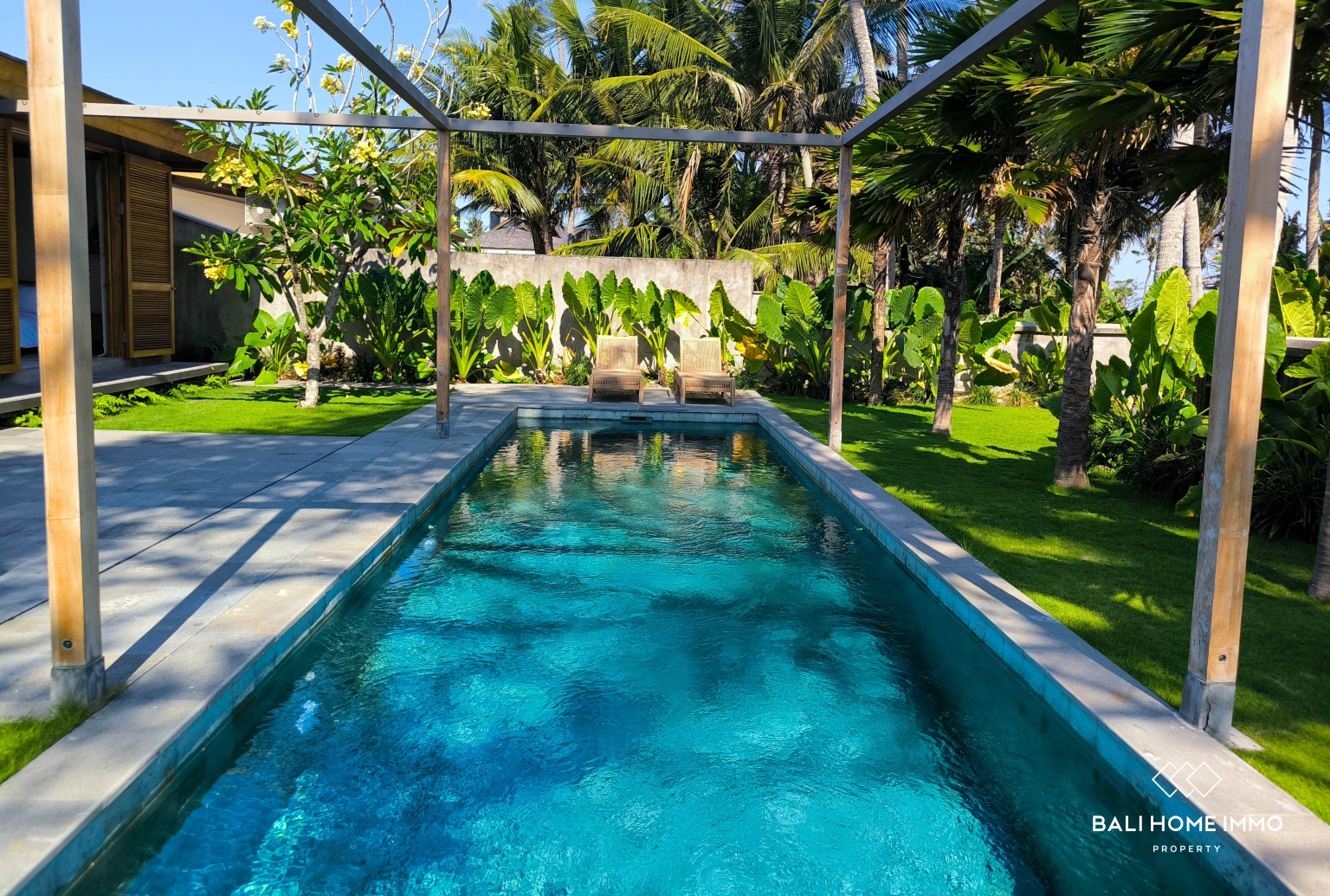Tropical 2-Bedroom Beachside Villa For Rent in Seseh — image 15
