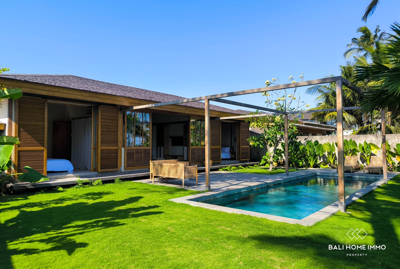 Tropical 2-Bedroom Beachside Villa For Rent in Seseh — image 13
