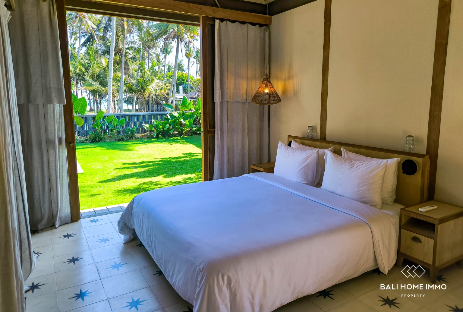 Tropical 2-Bedroom Beachside Villa For Rent in Seseh — image 7