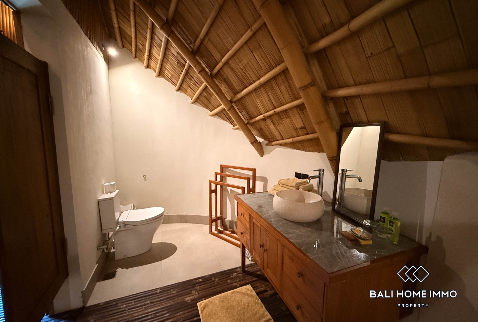 Unique Bamboo Style 6 Bedroom Villa For Rent in Legian — image 13