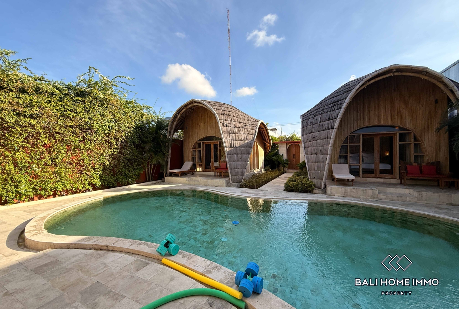 Unique Bamboo Style 6 Bedroom Villa For Rent in Legian — image 19