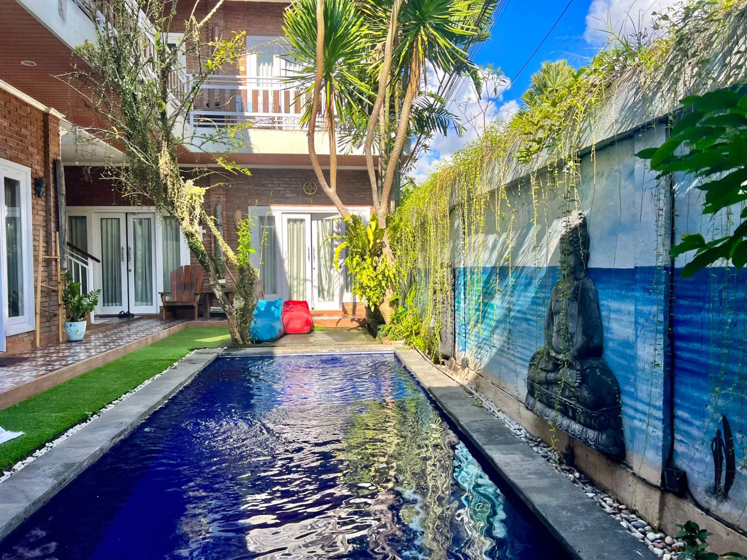 Spacious Modern Villa with 2 Joglo Houses for Rent in Prime Canggu Location — image 16