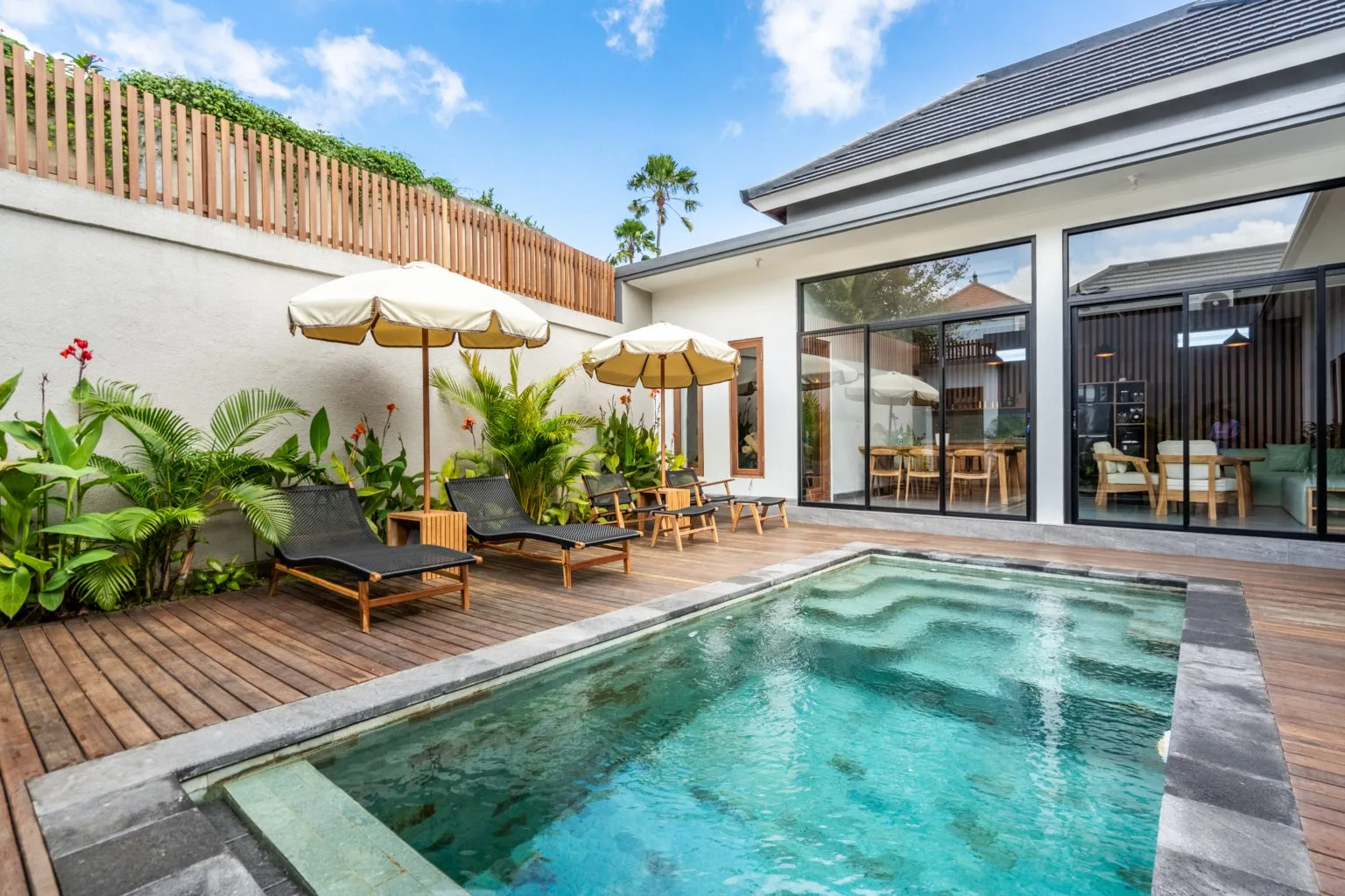 4-Bedroom Fully Furnished Villa for Yearly Rent in Tumbak Bayuh — image 13