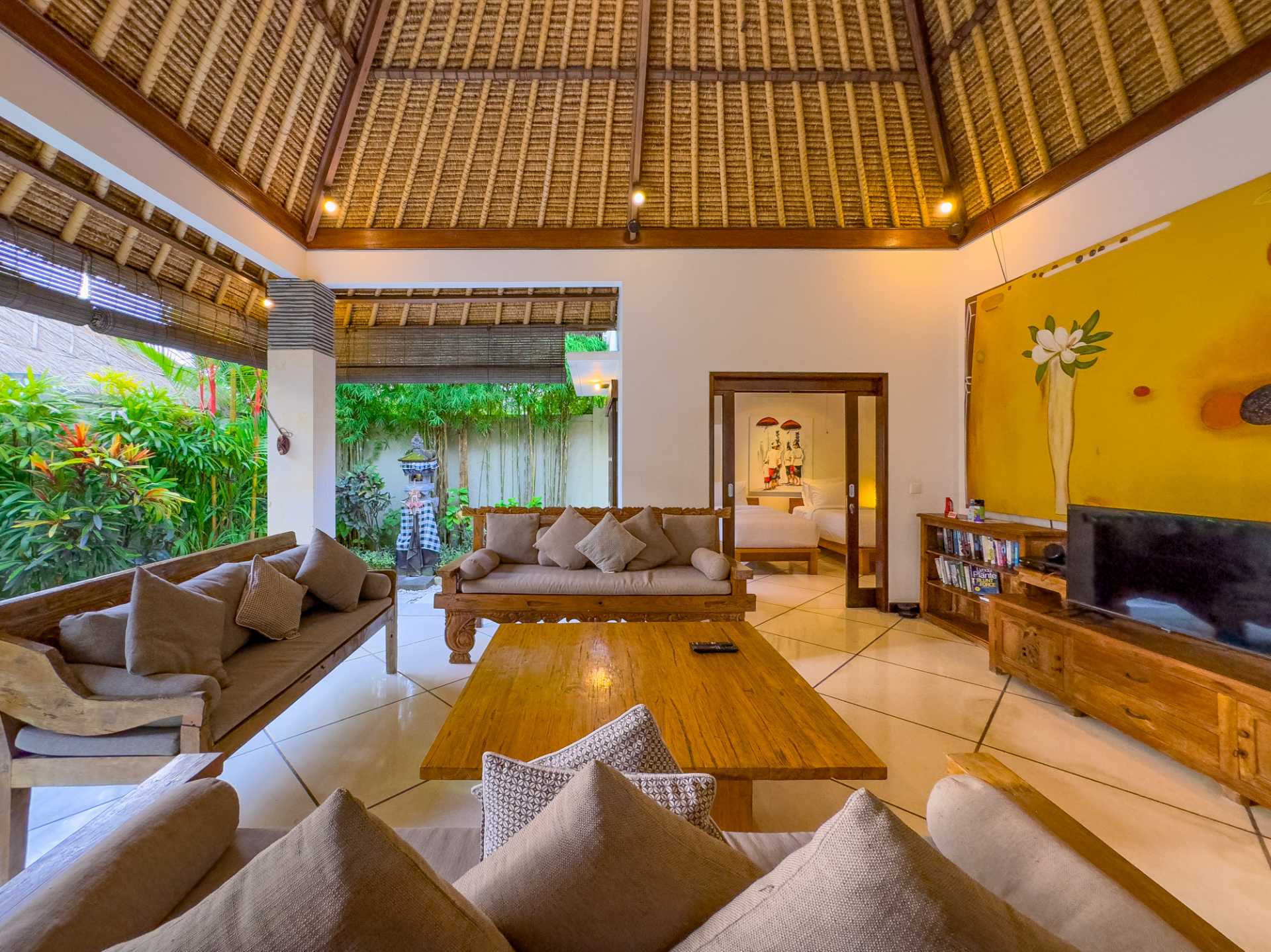 Villa Cinta in and — image 6
