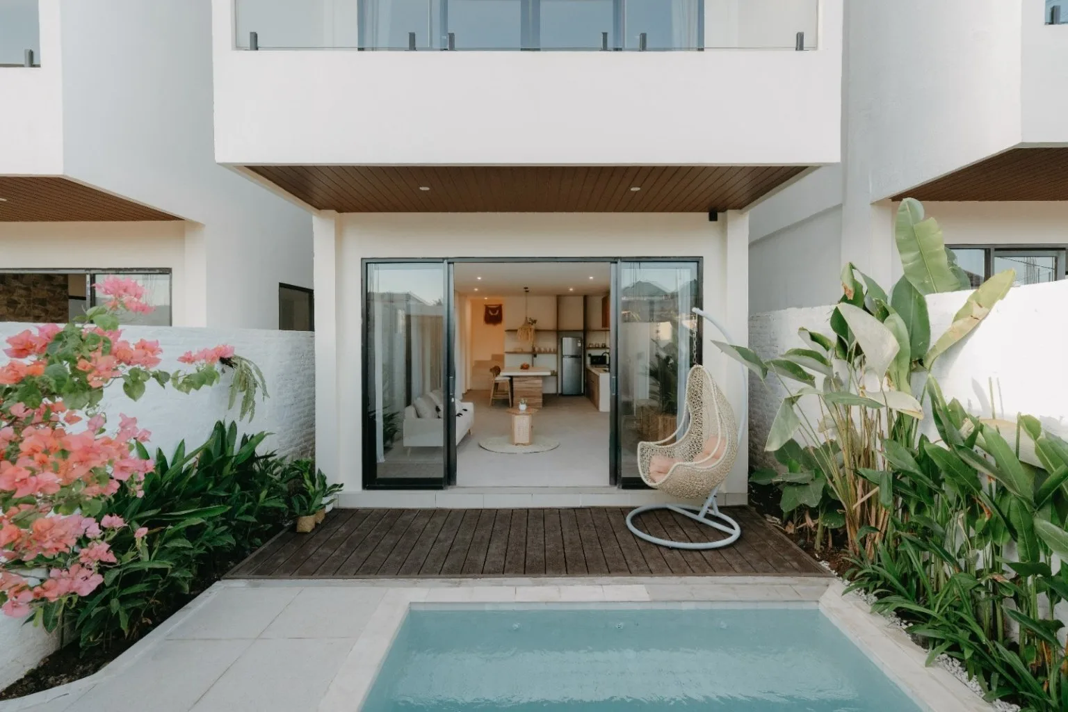 Elegant 3-Bedroom Villa with Pool, Jacuzzi & Garden for Rent in Tumbak Bayuh – Family & Pet Friendly — image 3