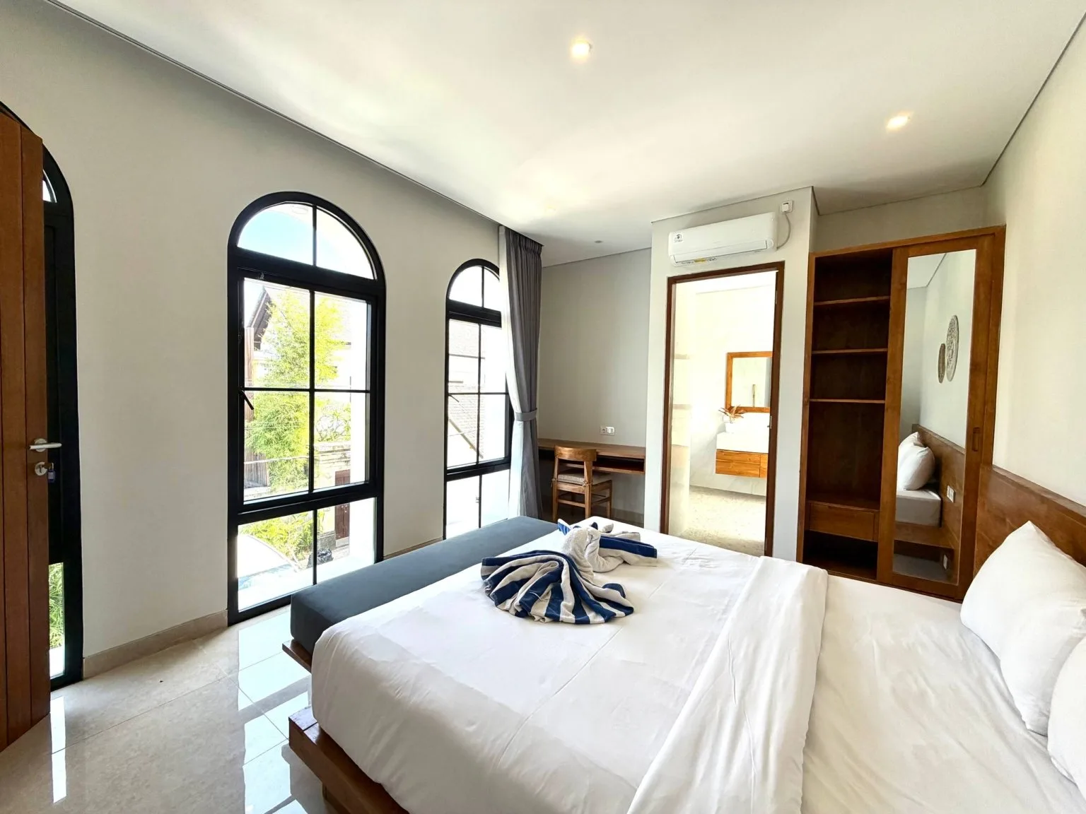 3-Bedroom Luxury Villa in Pererenan Canggu - Fully Furnished with Scenic Rice Field Views — image 13