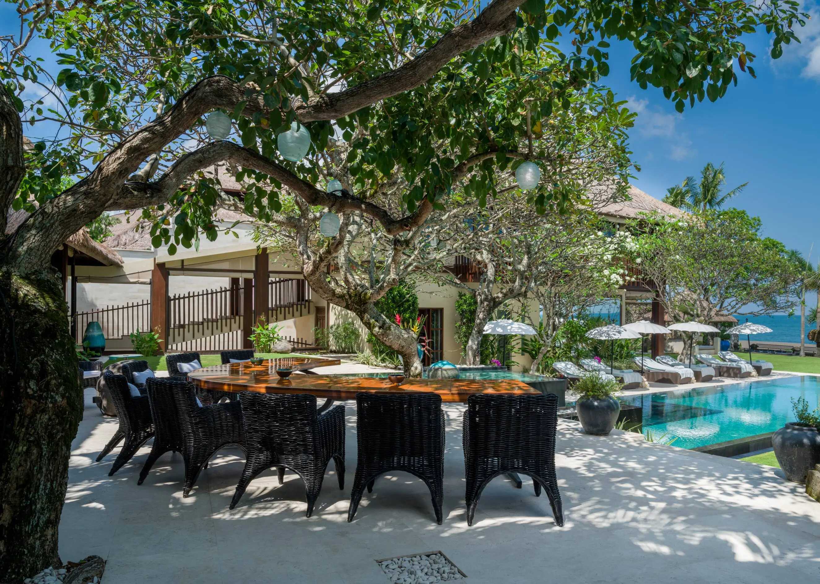 Book Villa Ambra Bali: Ocean View Villa with Tennis Court in Canggu — image 18