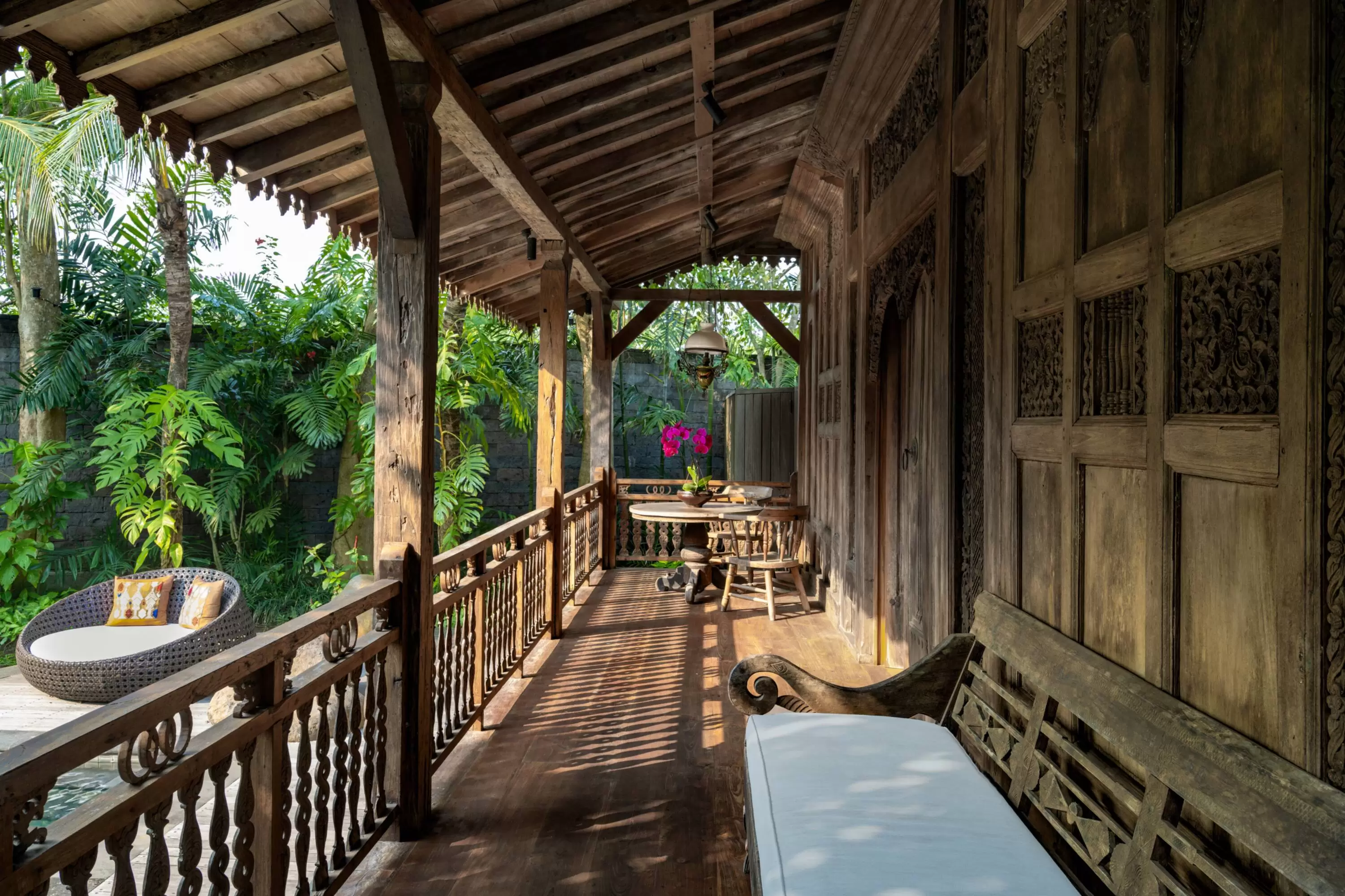 Book Villa Kapungkur Bali: Luxury 5 Bedroom Tropical Haven in Jimbaran — image 18