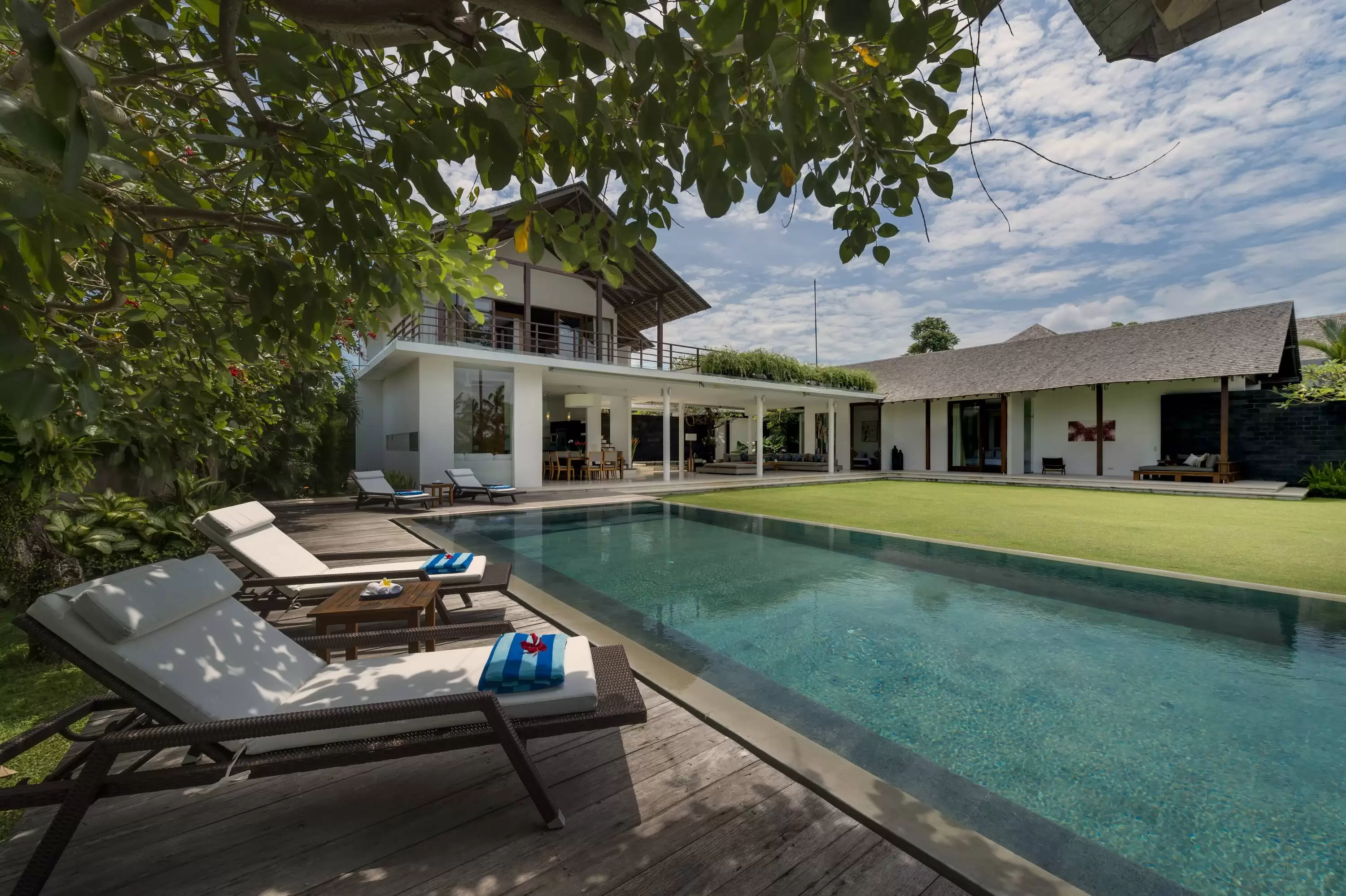 Book Villa Kavya Bali: Canggu Villa with Private Pool near Berawa Beach — image 8
