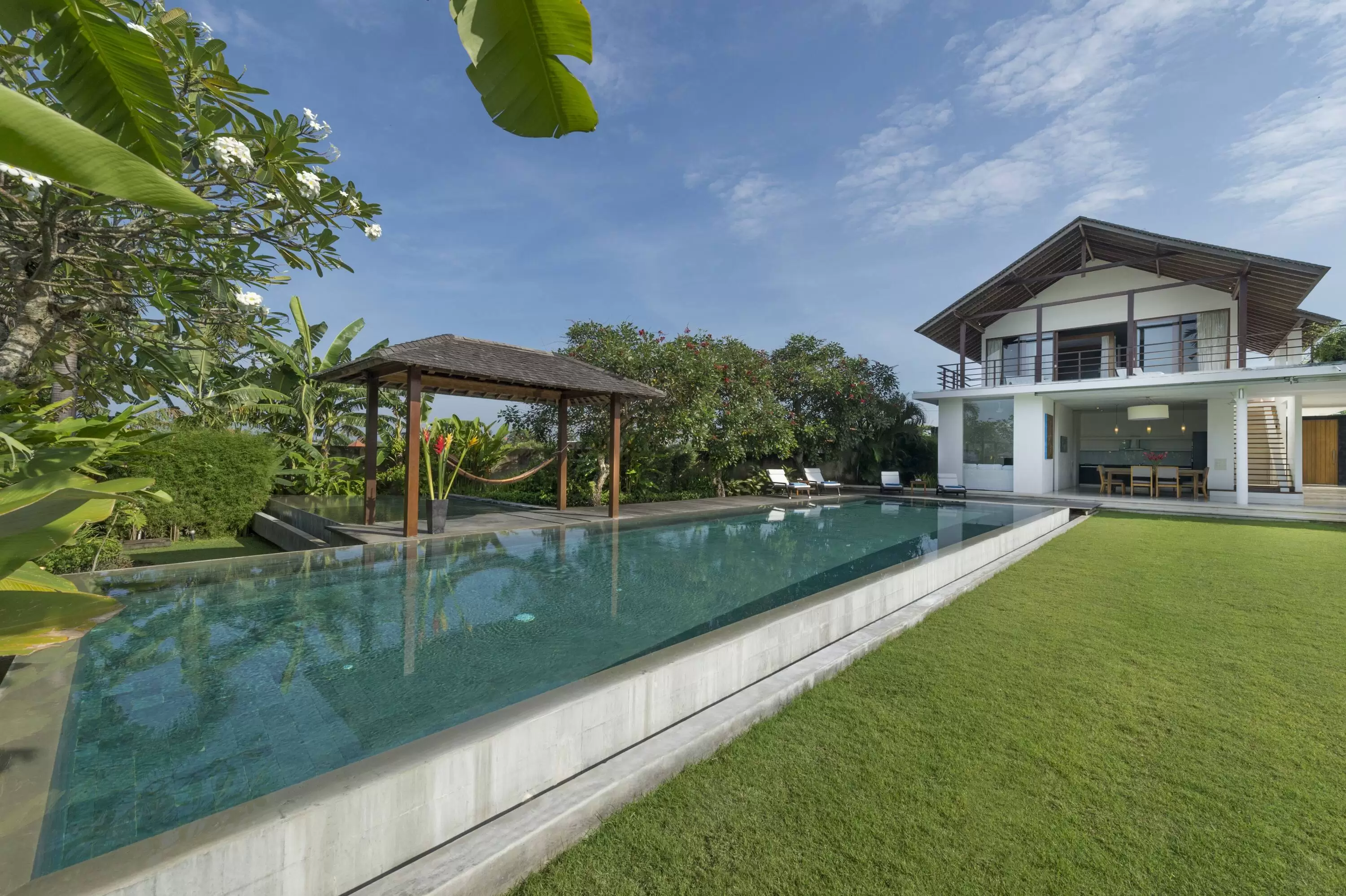 Book Villa Kavya Bali: Canggu Villa with Private Pool near Berawa Beach — image 4