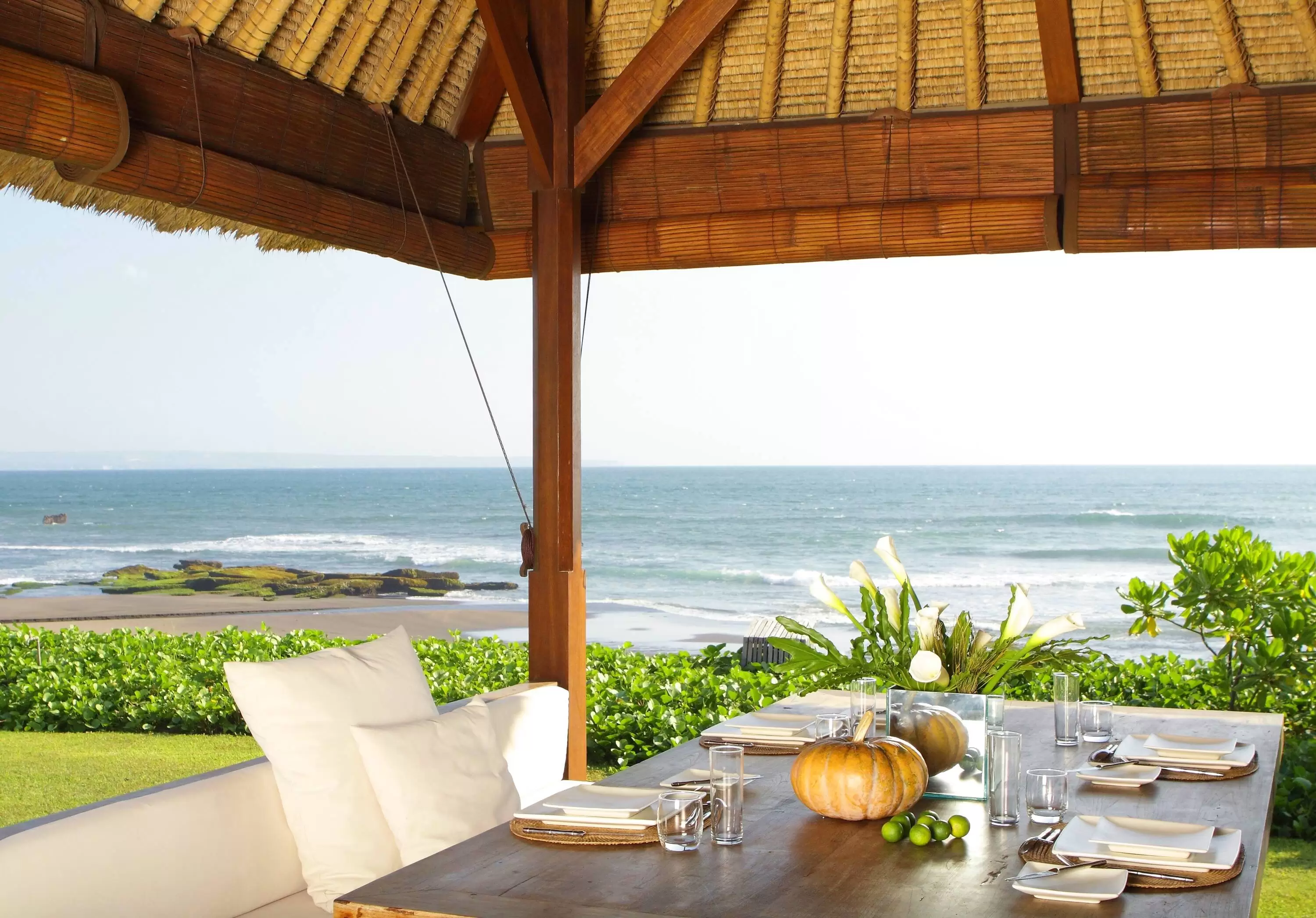 Book Villa Melissa Bali: Beachfront Villa with Tennis Court in Canggu — image 12